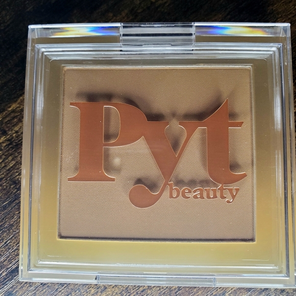 5/75$ PYT BEAUTY - Set Me Up Setting Powder in Caramel - Picture 4 of 12